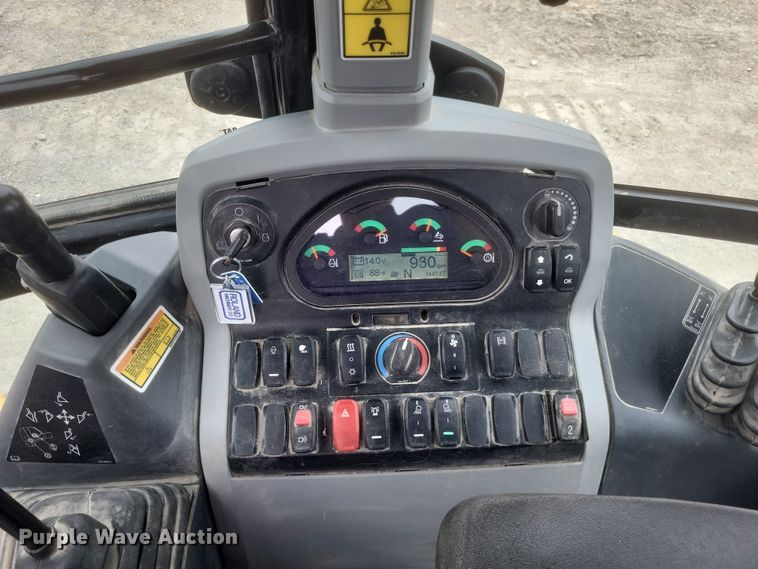 image for item DO4715 2018 Caterpillar 420F2  backhoe