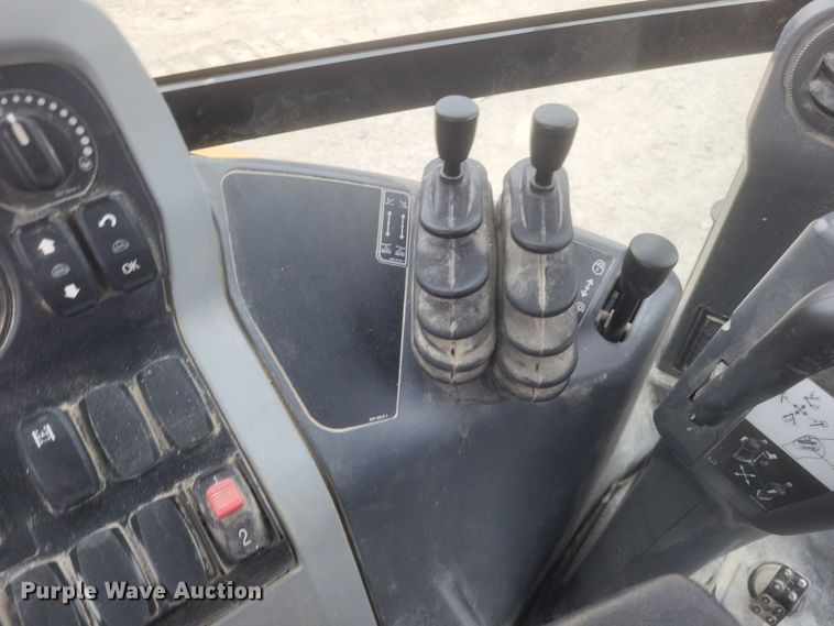 image for item DO4715 2018 Caterpillar 420F2  backhoe