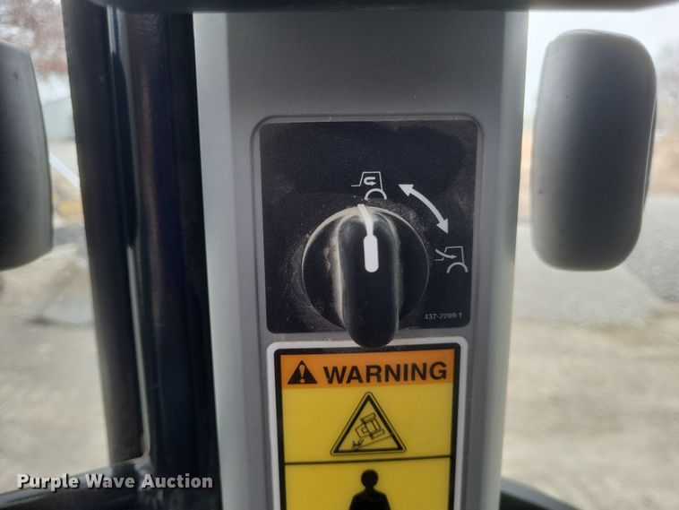 image for item DO4715 2018 Caterpillar 420F2  backhoe