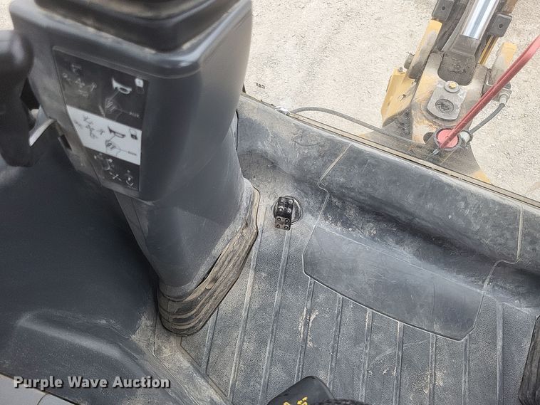 image for item DO4715 2018 Caterpillar 420F2  backhoe