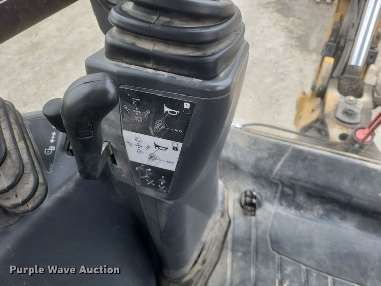 image for item DO4715 2018 Caterpillar 420F2  backhoe