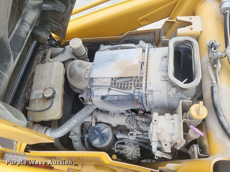 image for item DO4715 2018 Caterpillar 420F2  backhoe