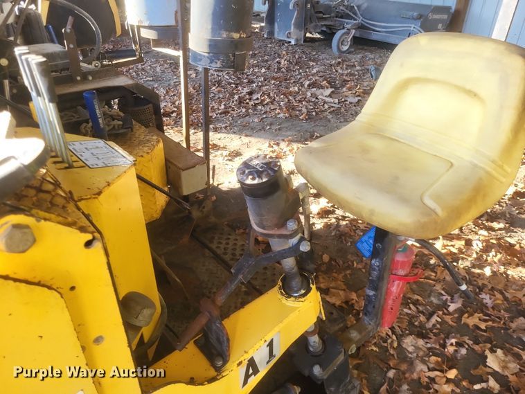 image for item DO4774 Bomag 413  paver