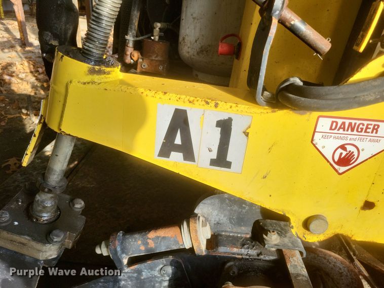 image for item DO4774 Bomag 413  paver