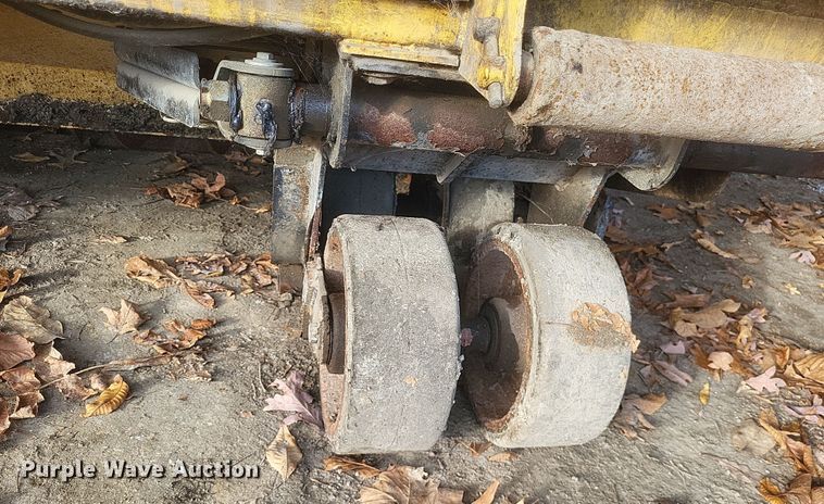 image for item DO4774 Bomag 413  paver