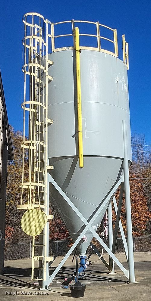 image for item DO4775 Boss Tank  concrete silo