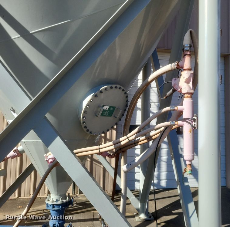 image for item DO4775 Boss Tank  concrete silo