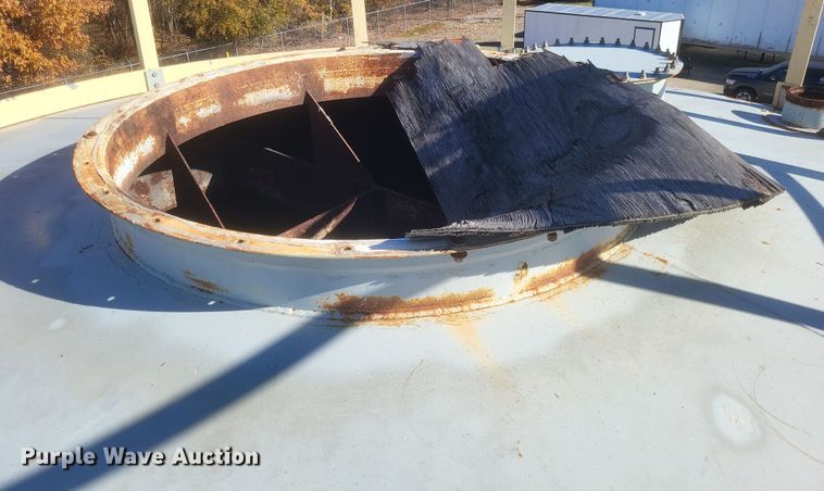 image for item DO4775 Boss Tank  concrete silo