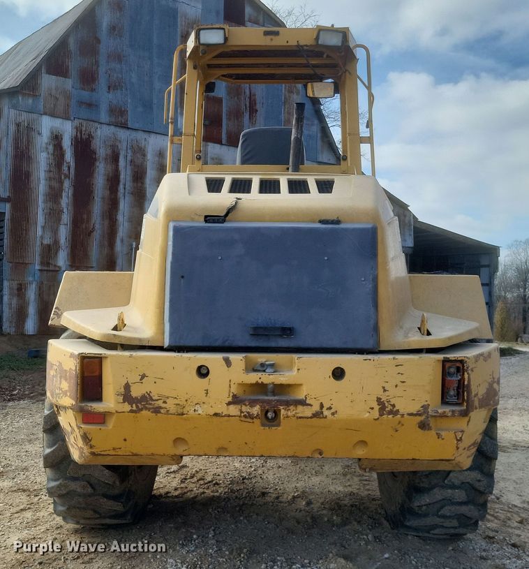 image for item DO4781 1998 John Deere 344H  wheel loader