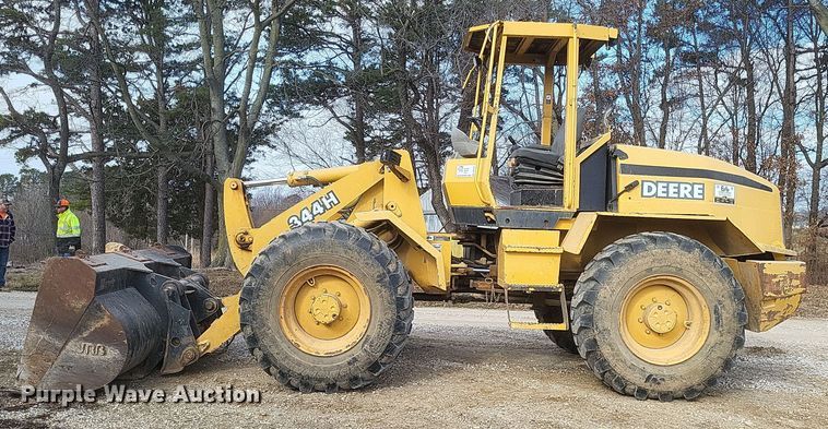 image for item DO4781 1998 John Deere 344H  wheel loader