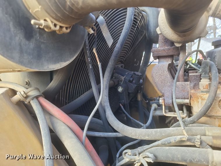 image for item DO4781 1998 John Deere 344H  wheel loader