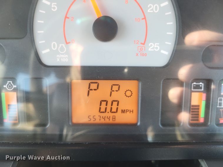 image for item DO4784 2012 Challenger MT865C  tractor