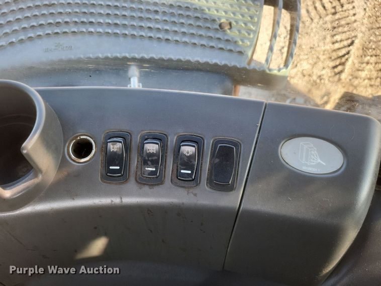 image for item DO4784 2012 Challenger MT865C  tractor