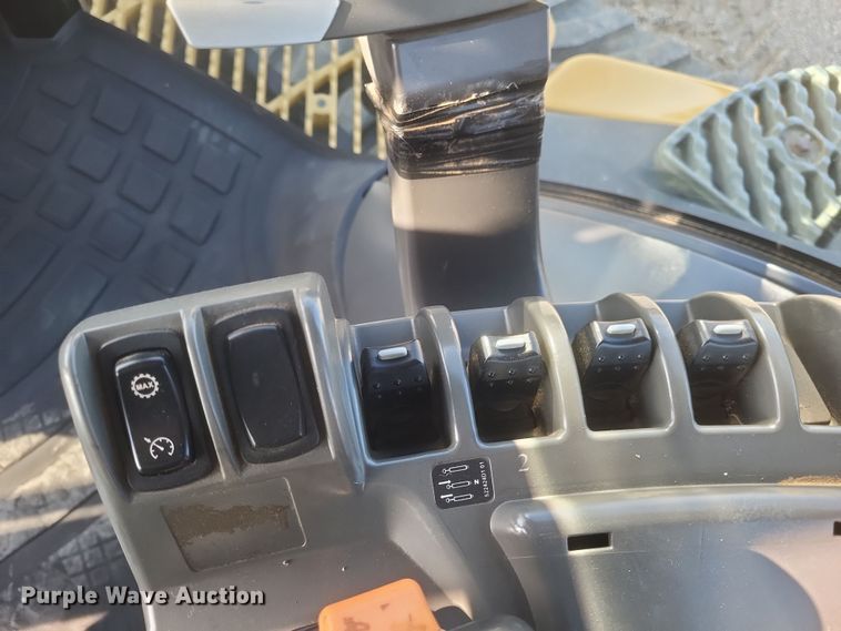 image for item DO4784 2012 Challenger MT865C  tractor