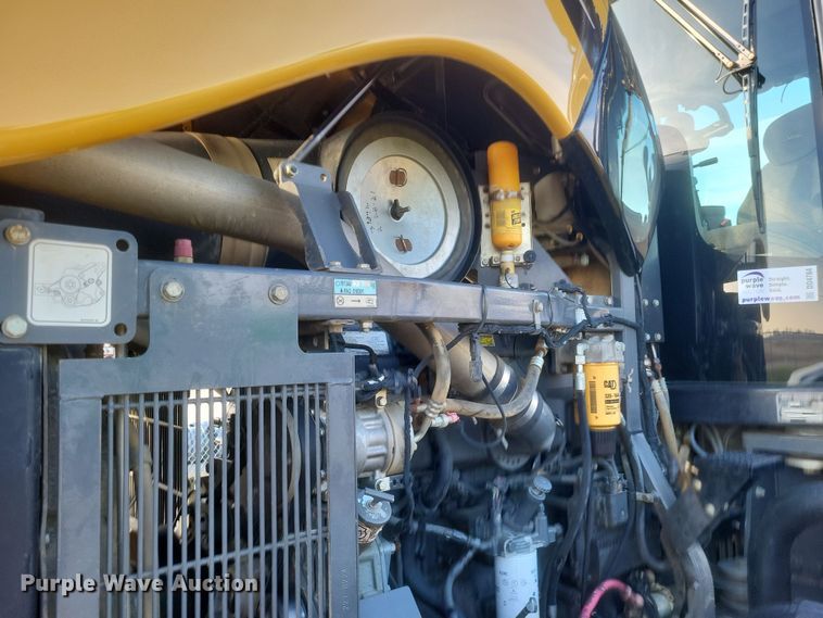 image for item DO4784 2012 Challenger MT865C  tractor