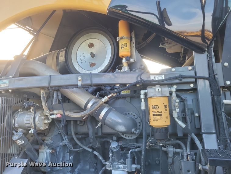 image for item DO4784 2012 Challenger MT865C  tractor