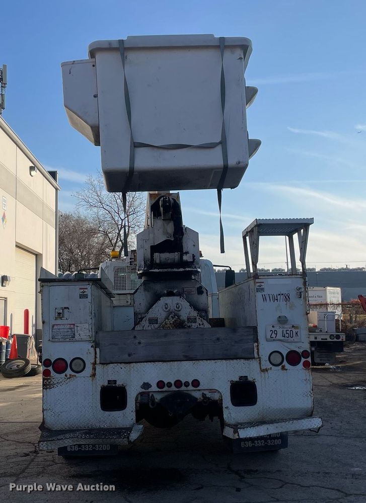 image for item DP0246 2005 International 4300  bucket truck