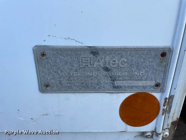 image for item DP0246 2005 International 4300  bucket truck