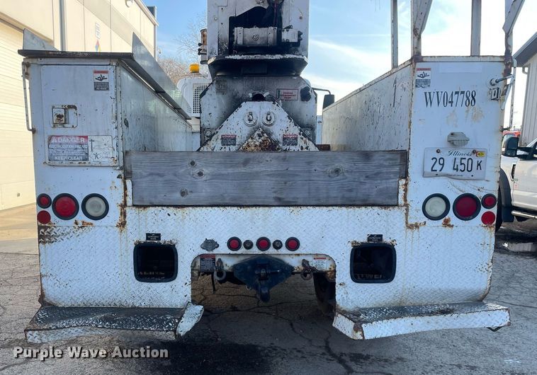 image for item DP0246 2005 International 4300  bucket truck