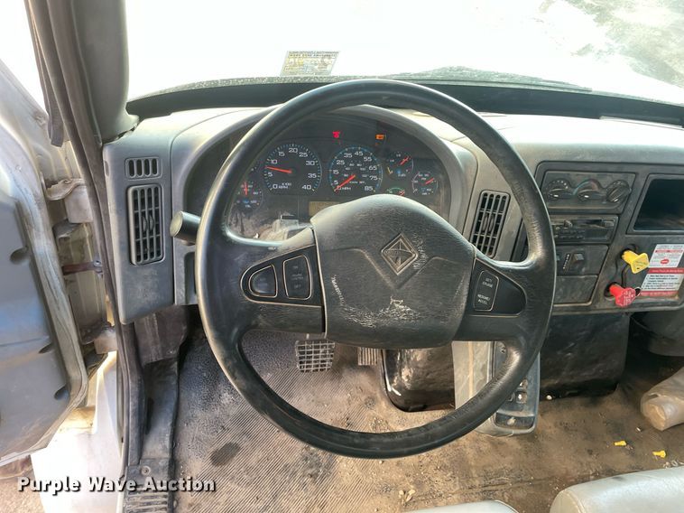 image for item DP0246 2005 International 4300  bucket truck