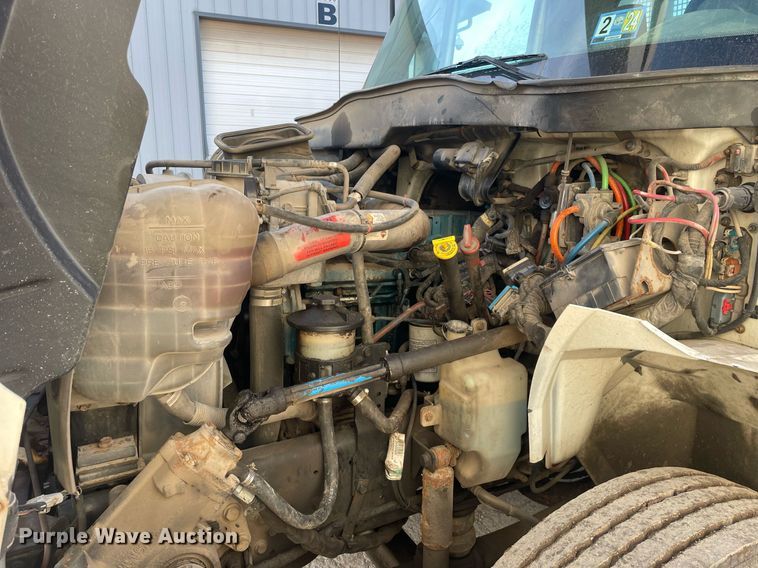 image for item DP0246 2005 International 4300  bucket truck