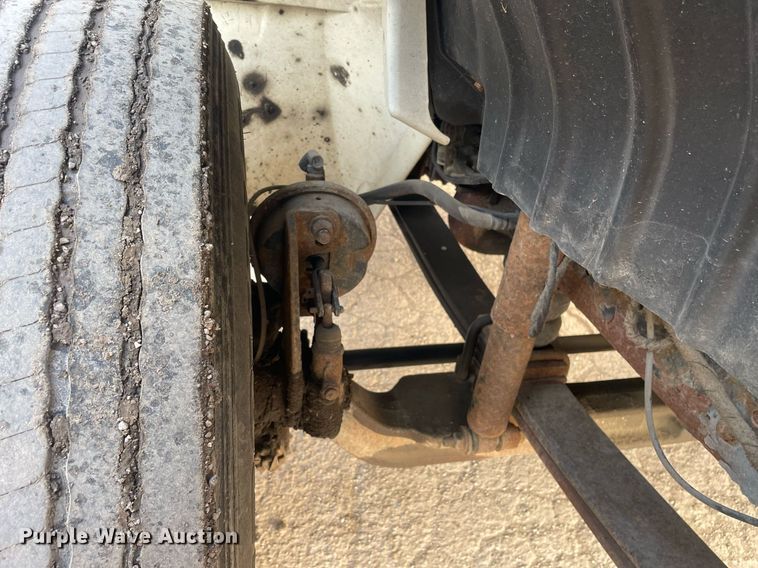 image for item DP0246 2005 International 4300  bucket truck