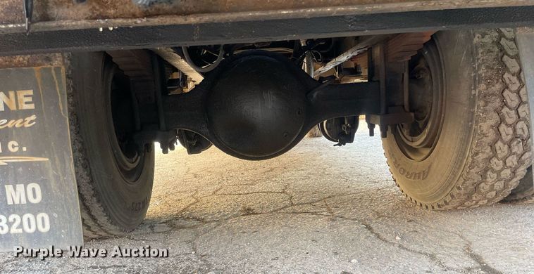 image for item DP0246 2005 International 4300  bucket truck