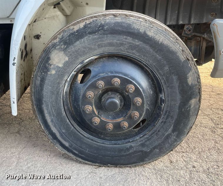 image for item DP0246 2005 International 4300  bucket truck