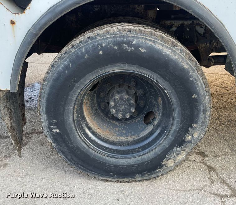 image for item DP0246 2005 International 4300  bucket truck