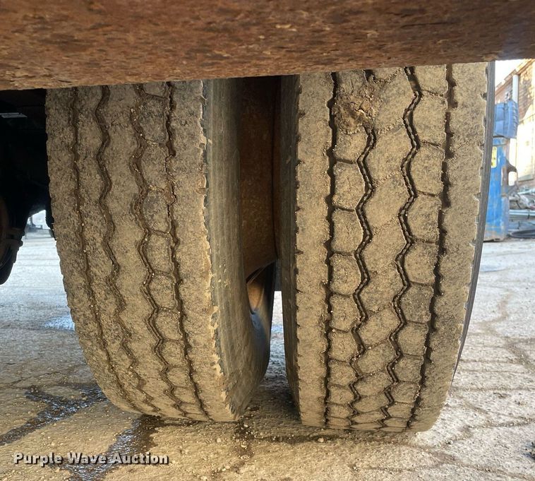 image for item DP0246 2005 International 4300  bucket truck