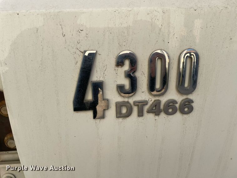 image for item DP0246 2005 International 4300  bucket truck