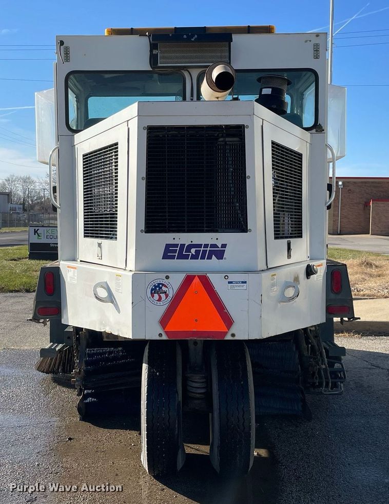 image for item DP0271 2004 Elgin Pelican Series P  street sweeper truck