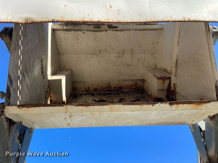 image for item DP0271 2004 Elgin Pelican Series P  street sweeper truck