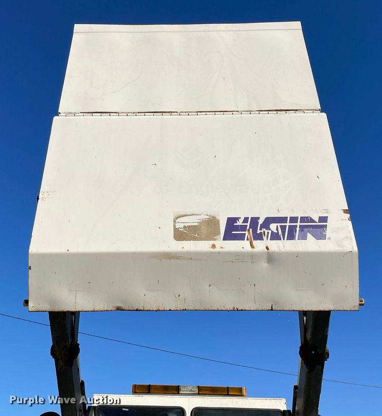 image for item DP0271 2004 Elgin Pelican Series P  street sweeper truck