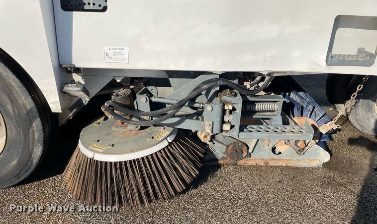 image for item DP0271 2004 Elgin Pelican Series P  street sweeper truck