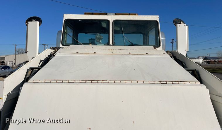 image for item DP0271 2004 Elgin Pelican Series P  street sweeper truck