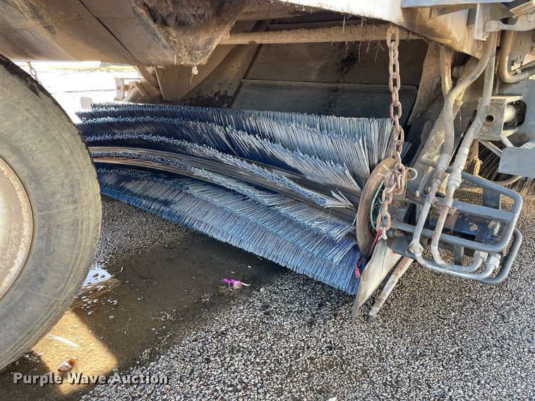 image for item DP0271 2004 Elgin Pelican Series P  street sweeper truck