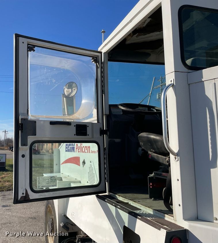 image for item DP0271 2004 Elgin Pelican Series P  street sweeper truck