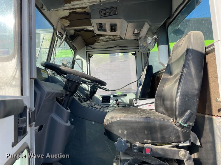 image for item DP0271 2004 Elgin Pelican Series P  street sweeper truck