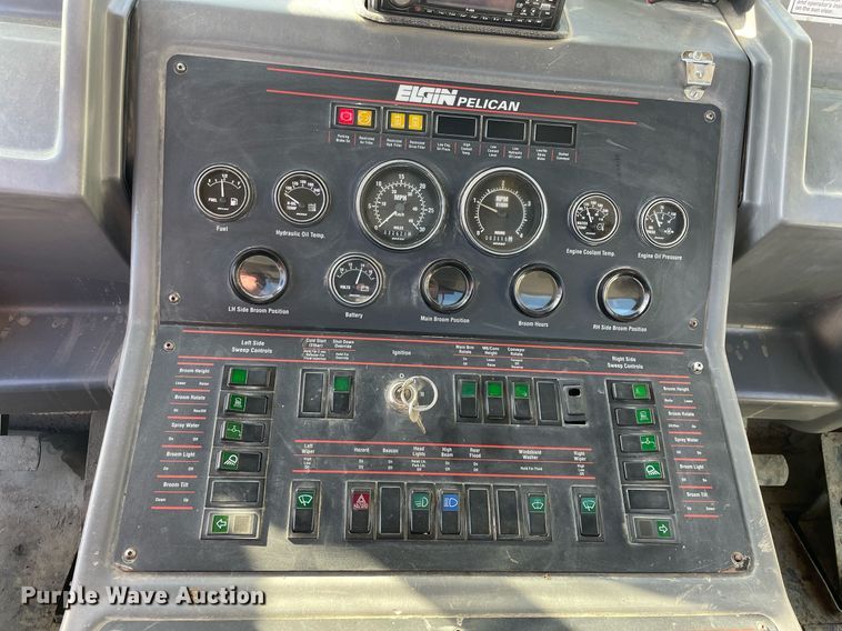 image for item DP0271 2004 Elgin Pelican Series P  street sweeper truck