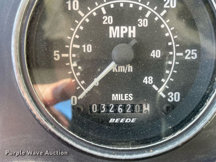 image for item DP0271 2004 Elgin Pelican Series P  street sweeper truck