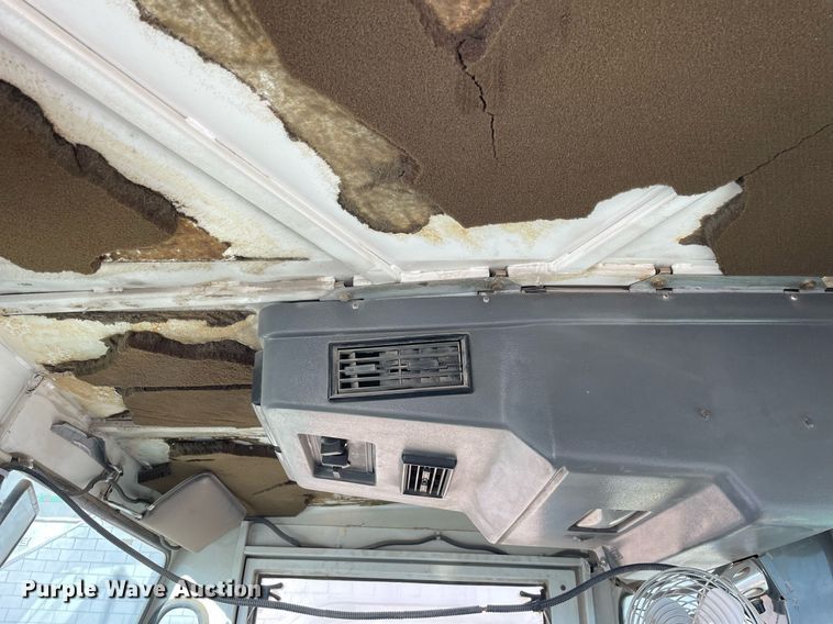 image for item DP0271 2004 Elgin Pelican Series P  street sweeper truck