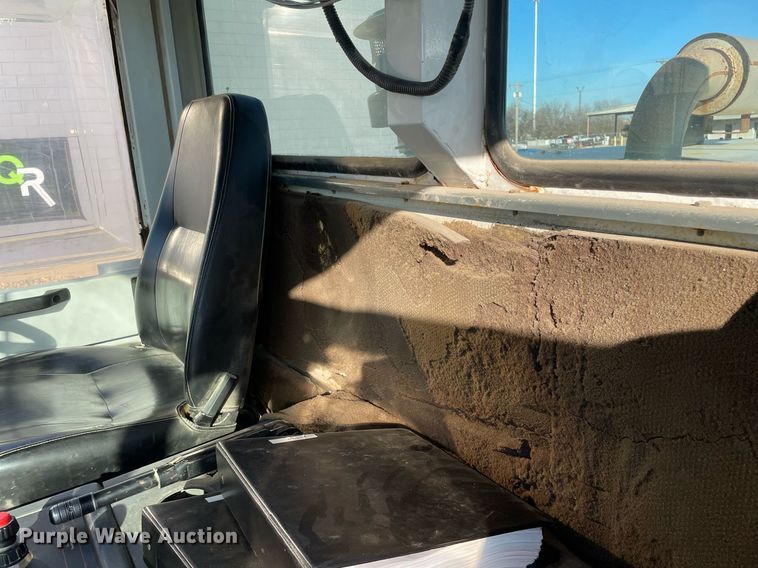 image for item DP0271 2004 Elgin Pelican Series P  street sweeper truck