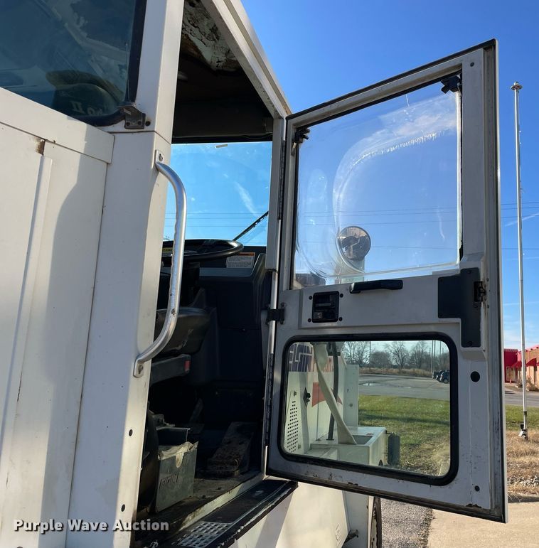 image for item DP0271 2004 Elgin Pelican Series P  street sweeper truck