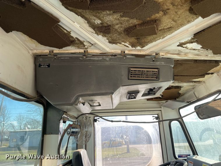 image for item DP0271 2004 Elgin Pelican Series P  street sweeper truck