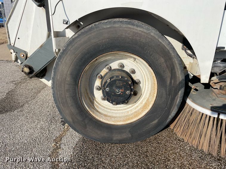 image for item DP0271 2004 Elgin Pelican Series P  street sweeper truck