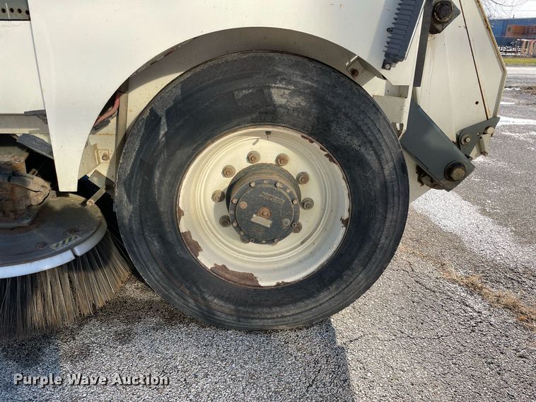 image for item DP0271 2004 Elgin Pelican Series P  street sweeper truck