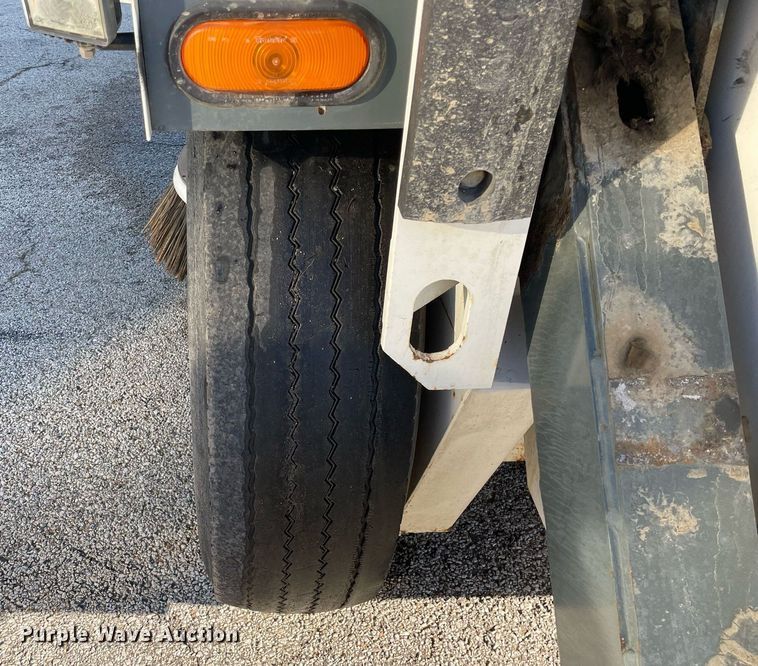 image for item DP0271 2004 Elgin Pelican Series P  street sweeper truck