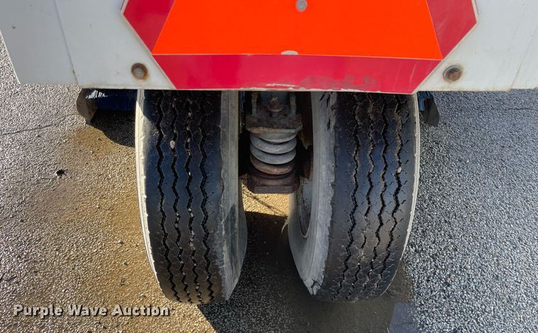 image for item DP0271 2004 Elgin Pelican Series P  street sweeper truck