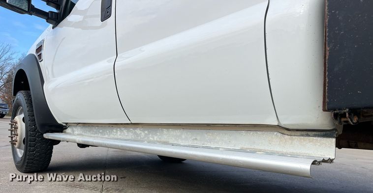 image for item DP2142 2010  Ford F550 Super Duty  Crew Cab flatbed truck